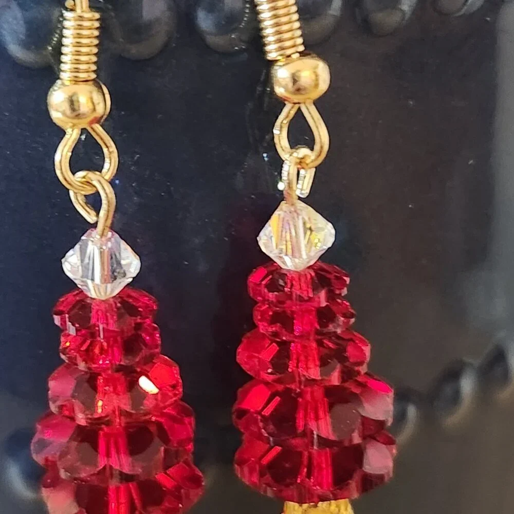 Hand Crafted Earrings Pierced Beaded Christmas Tree Red Gold